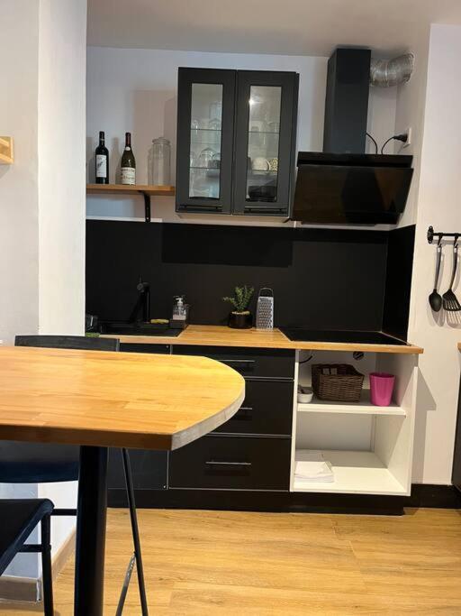 Type 2 Au Coeur De La Apartamento Marsella